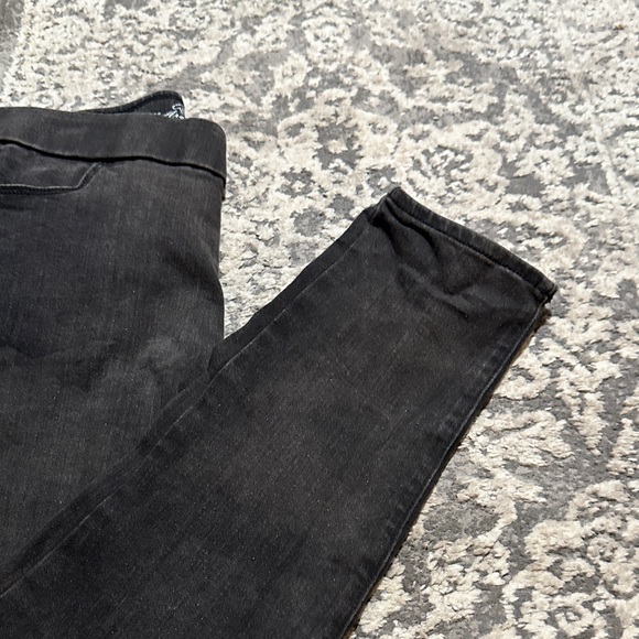 🖤Gloria Vanderbilt Slimming Jeans🖤 - Picture 3 of 7